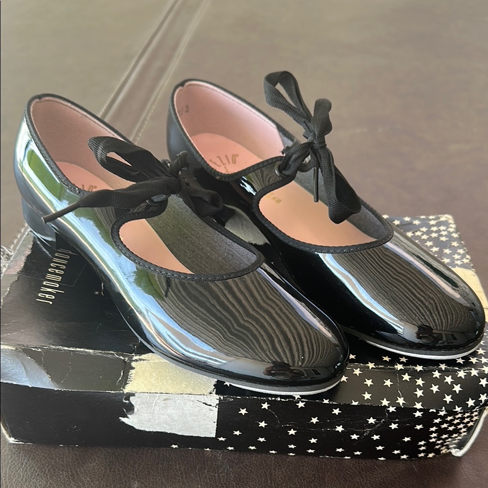 Black Adult women’s Tap shoes EUC